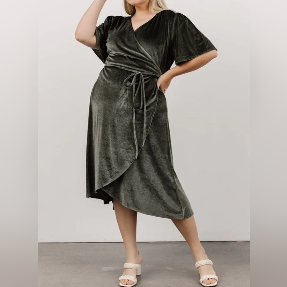 Baltic Born Allison Velvet Midi Wrap Dress in green, size 2XL